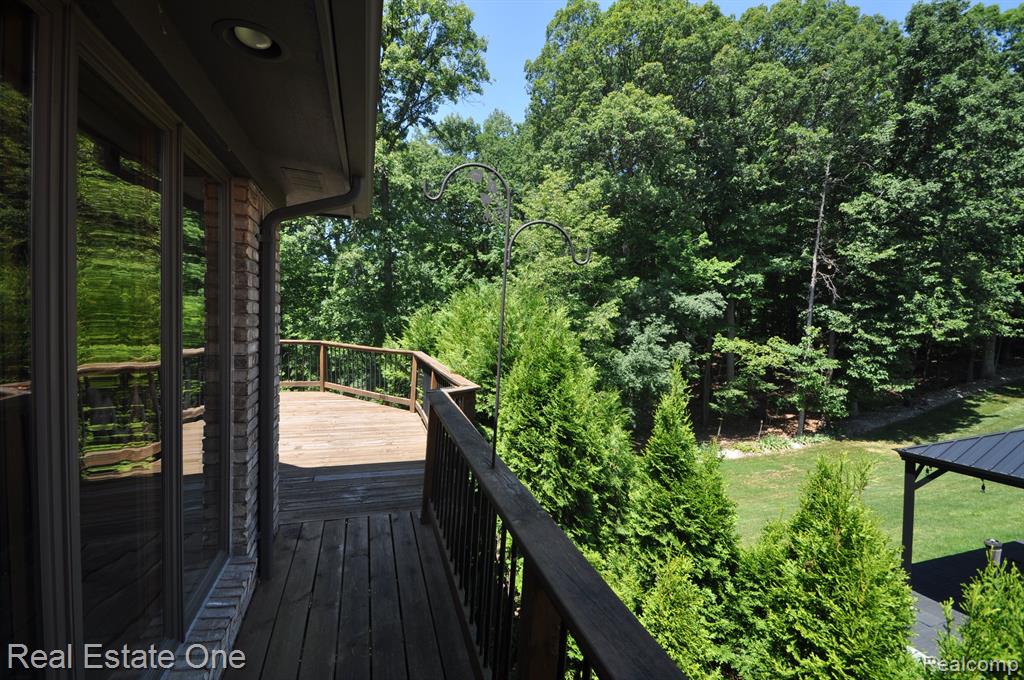 2185 Clinton View Circle Rochester Hills, MI 48309 - Photo 28 of 36