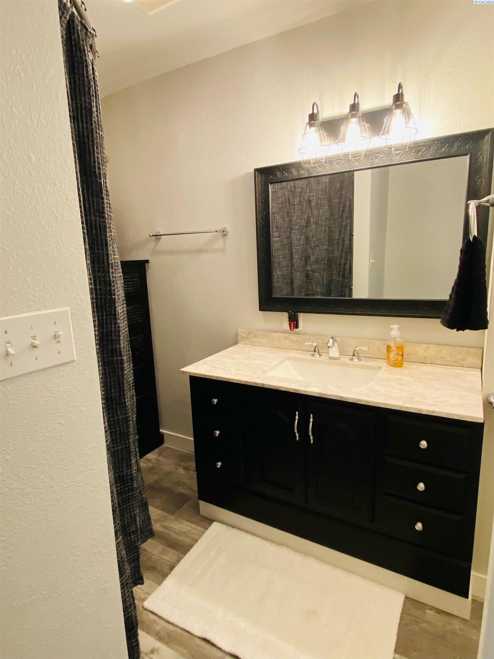 34002 West Rayhill Road Benton City, WA 99320 - Photo 11 of 30 Gallery Image 11