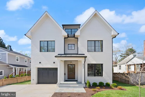 $2,499,900 | 802 North Edgewood Street, Arlington, VA 22201