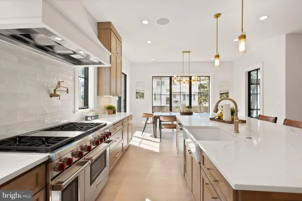 $2,499,900 | 802 North Edgewood Street, Arlington, VA 22201