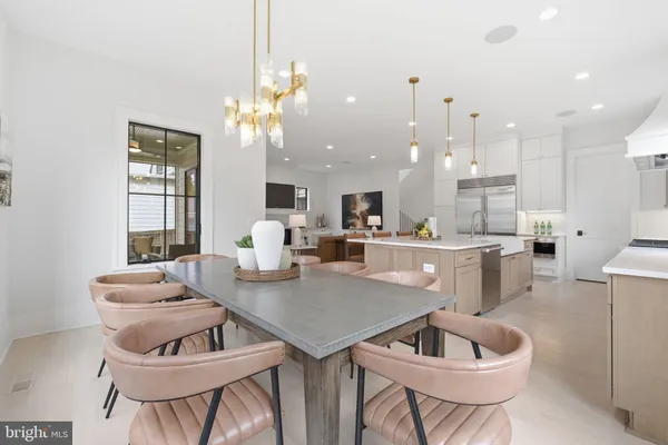 $2,499,900 | 802 North Edgewood Street, Arlington, VA 22201