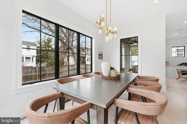 $2,499,900 | 802 North Edgewood Street, Arlington, VA 22201