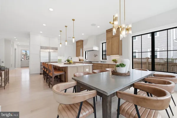 $2,499,900 | 802 North Edgewood Street, Arlington, VA 22201