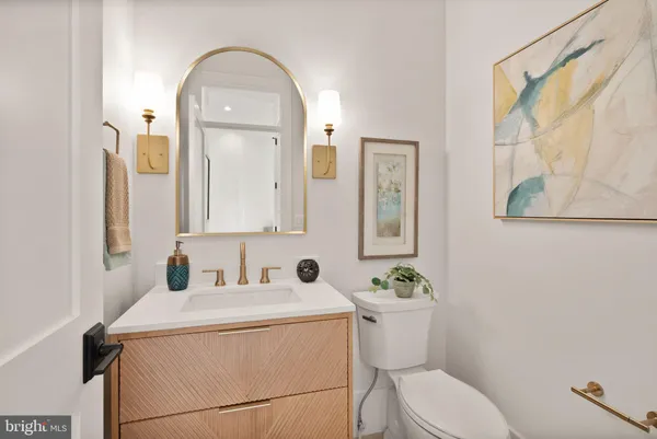 $2,499,900 | 802 North Edgewood Street, Arlington, VA 22201