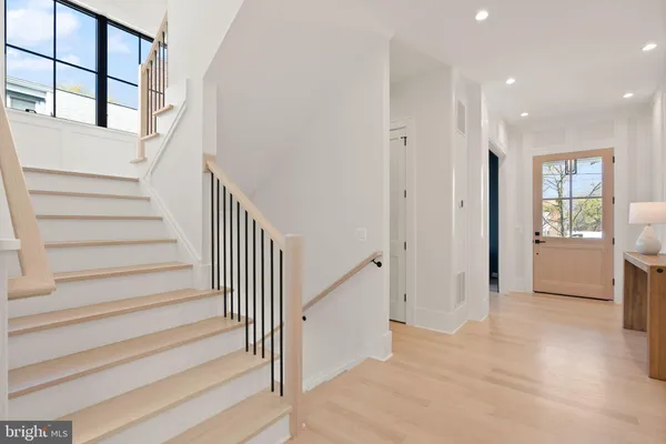 $2,499,900 | 802 North Edgewood Street, Arlington, VA 22201