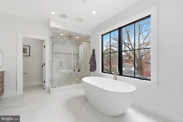 $2,499,900 | 802 North Edgewood Street, Arlington, VA 22201
