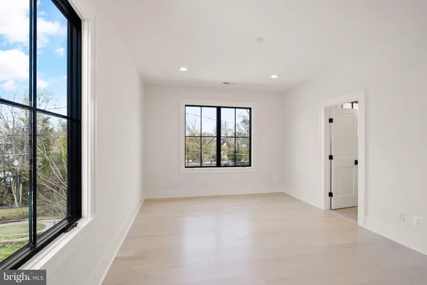 $2,499,900 | 802 North Edgewood Street, Arlington, VA 22201