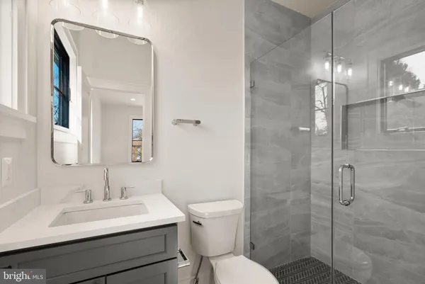 $2,499,900 | 802 North Edgewood Street, Arlington, VA 22201