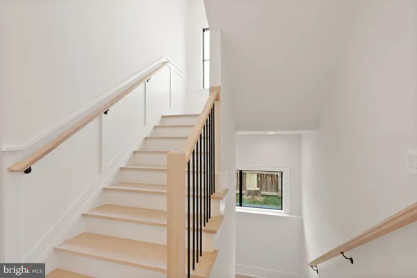 $2,499,900 | 802 North Edgewood Street, Arlington, VA 22201