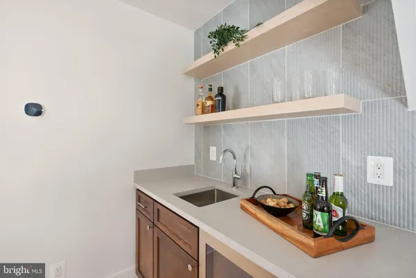 $2,499,900 | 802 North Edgewood Street, Arlington, VA 22201