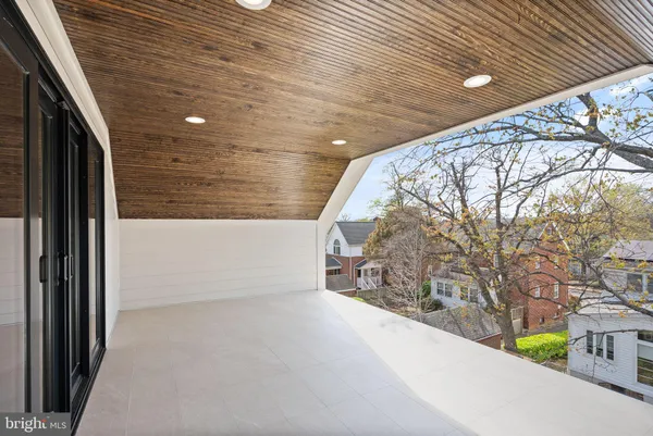 $2,499,900 | 802 North Edgewood Street, Arlington, VA 22201