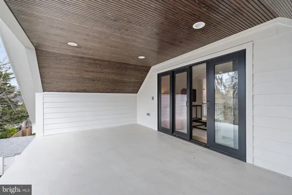 $2,499,900 | 802 North Edgewood Street, Arlington, VA 22201