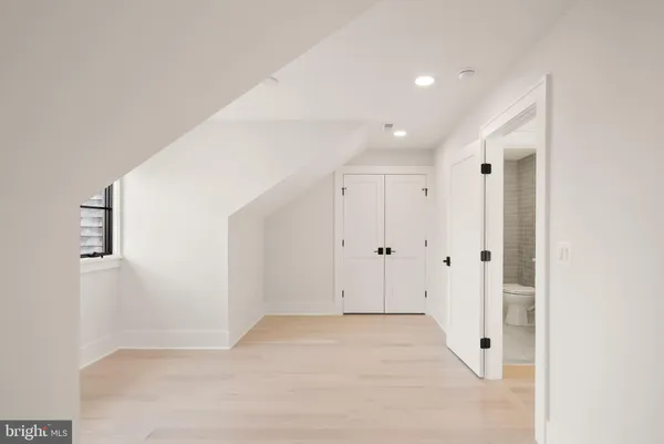 $2,499,900 | 802 North Edgewood Street, Arlington, VA 22201