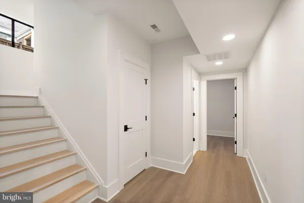 $2,499,900 | 802 North Edgewood Street, Arlington, VA 22201