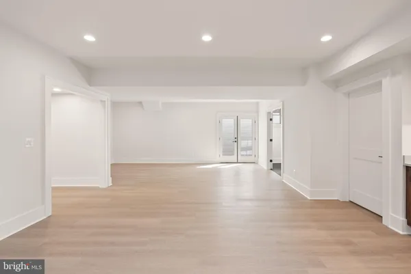 $2,499,900 | 802 North Edgewood Street, Arlington, VA 22201
