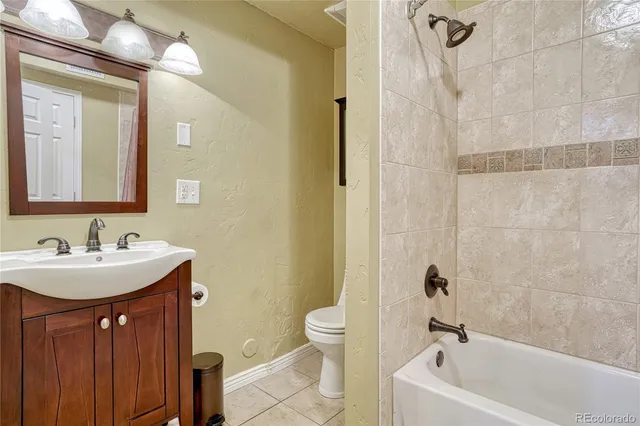 a view of a workspace with furniture