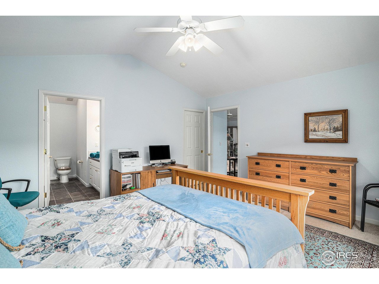 677 Cedar Ridge Circle, Unit 5 Estes Park, CO 80517 - Photo 11 of 20 Primary bedroom with on-suite bath