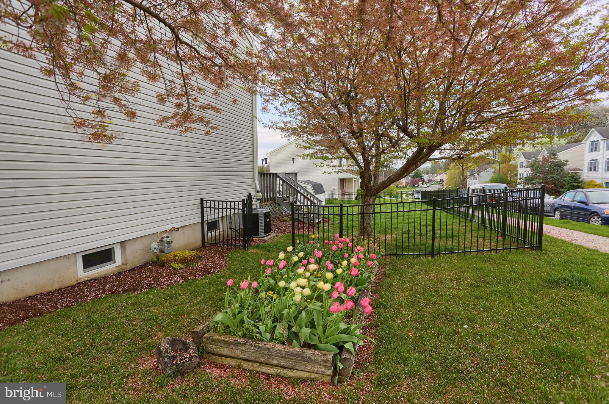 375 Oneida Drive Reading, PA 19608 - Photo 5 of 35