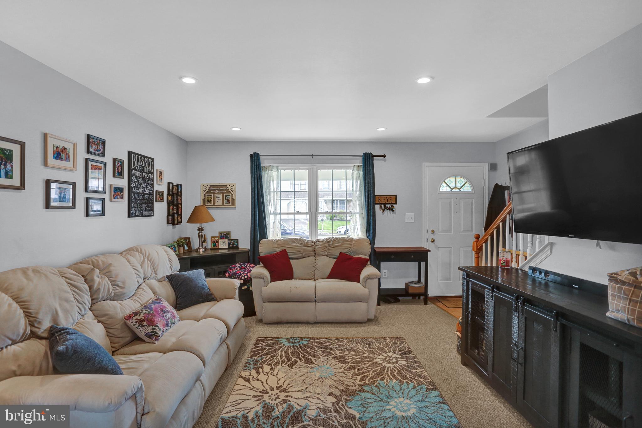 375 Oneida Drive Reading, PA 19608 - Photo 8 of 35