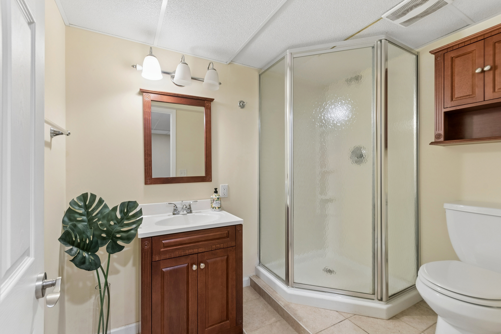 3744 Highknob Circle Naperville, IL 60564 - Photo 11 of 20 a bathroom with a sink a toilet and shower