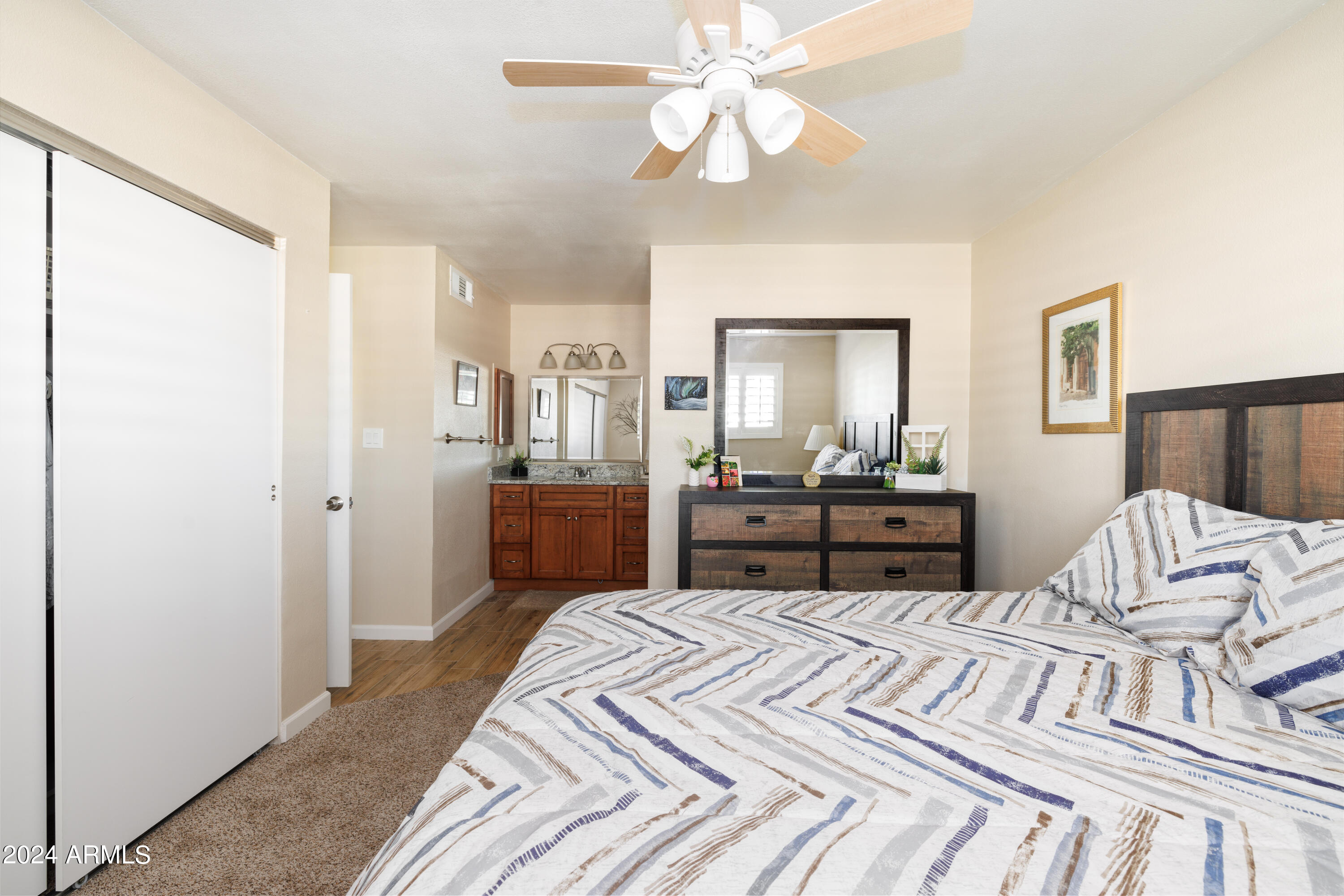 5525 East Thomas Road, Unit C2 Phoenix, AZ 85018 - Photo 14 of 34 Master Bedroom