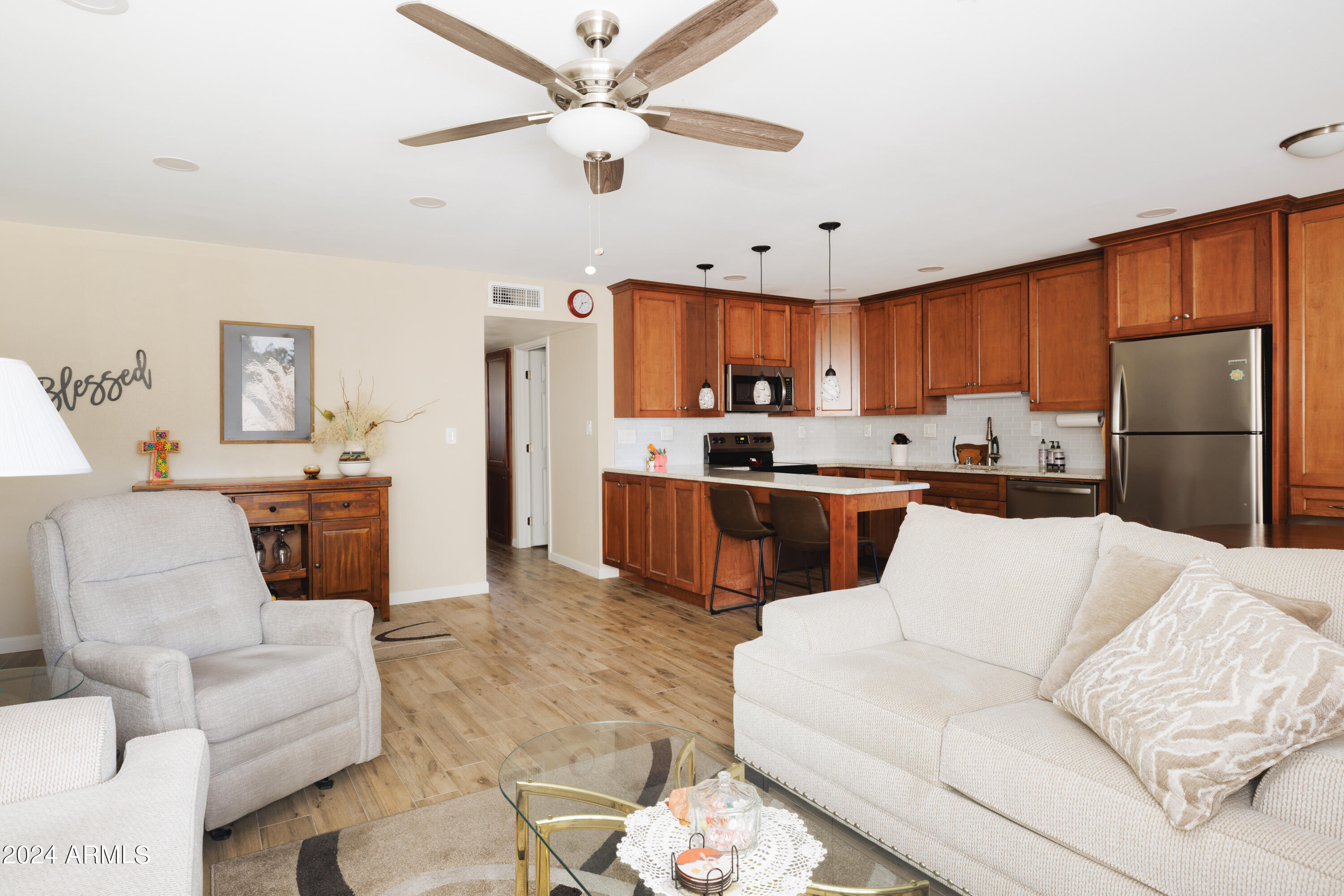 5525 East Thomas Road, Unit C2 Phoenix, AZ 85018 - Photo 3 of 34 Open kitchen/Living Room