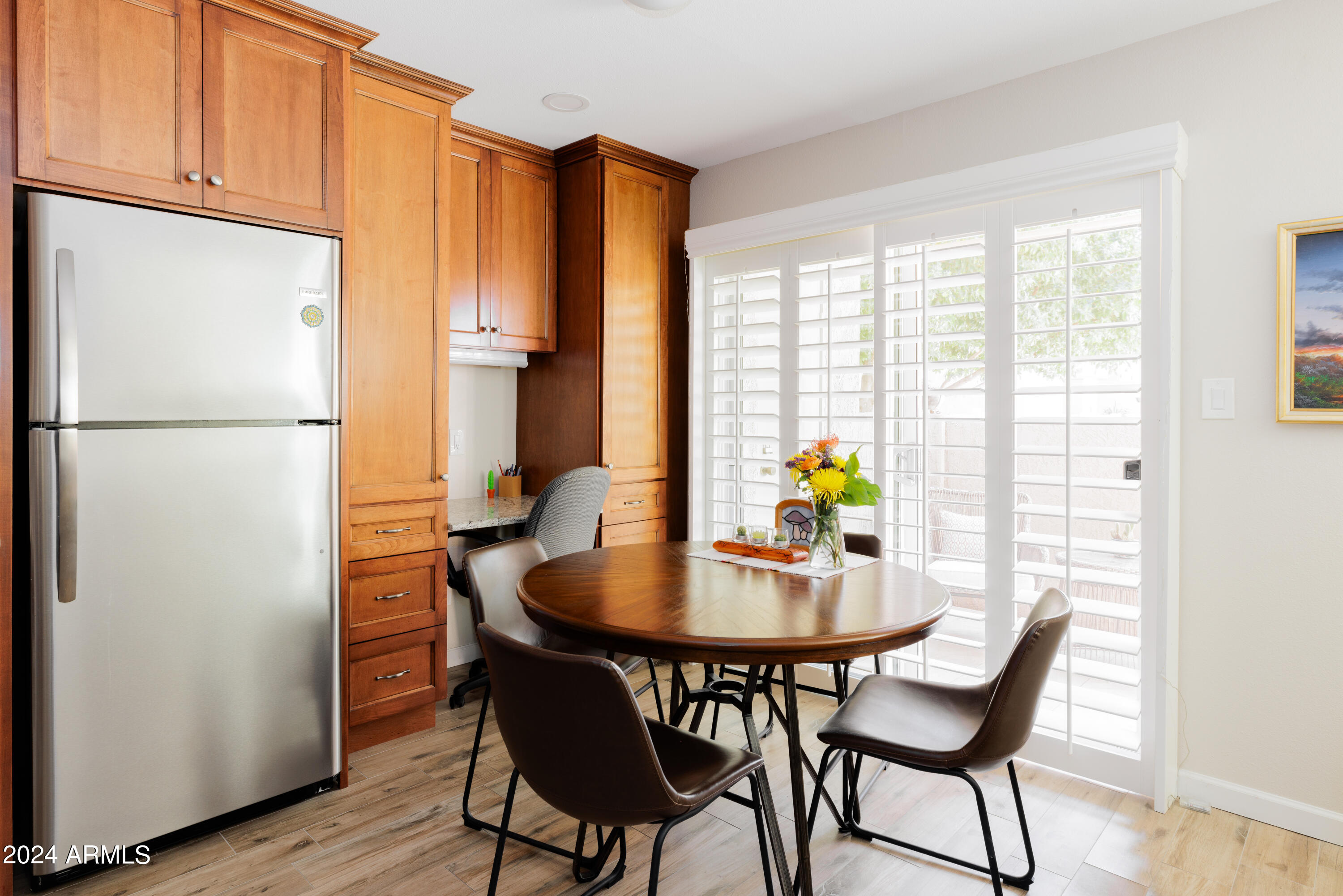 5525 East Thomas Road, Unit C2 Phoenix, AZ 85018 - Photo 5 of 34 Eat in Kitchen