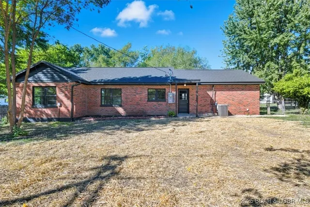 $199,900 | 304 South Maple Street, Eldon, MO 65026