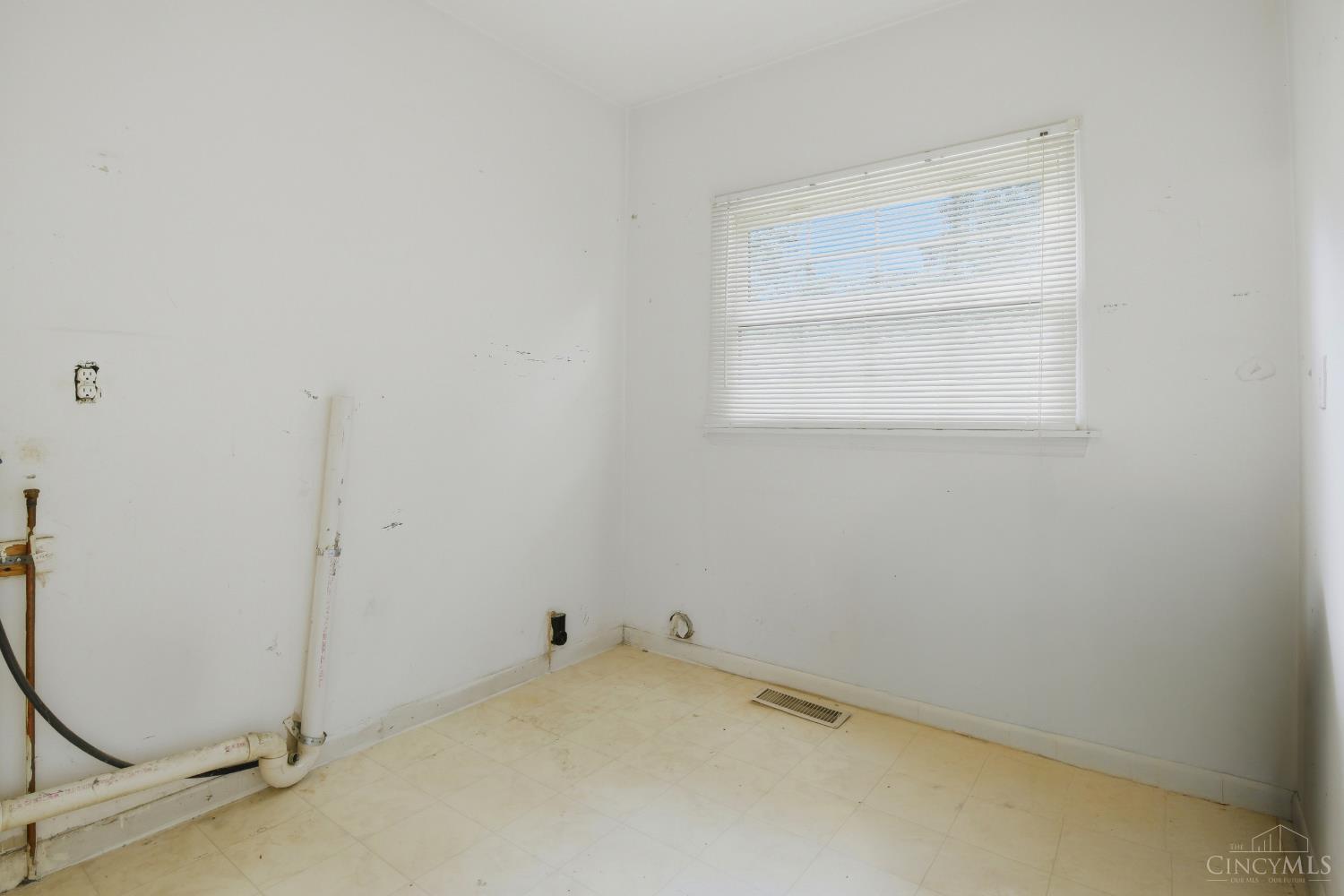 3731 Merwin 10 Mile Road Cincinnati, OH 45245 - Photo 31 of 49