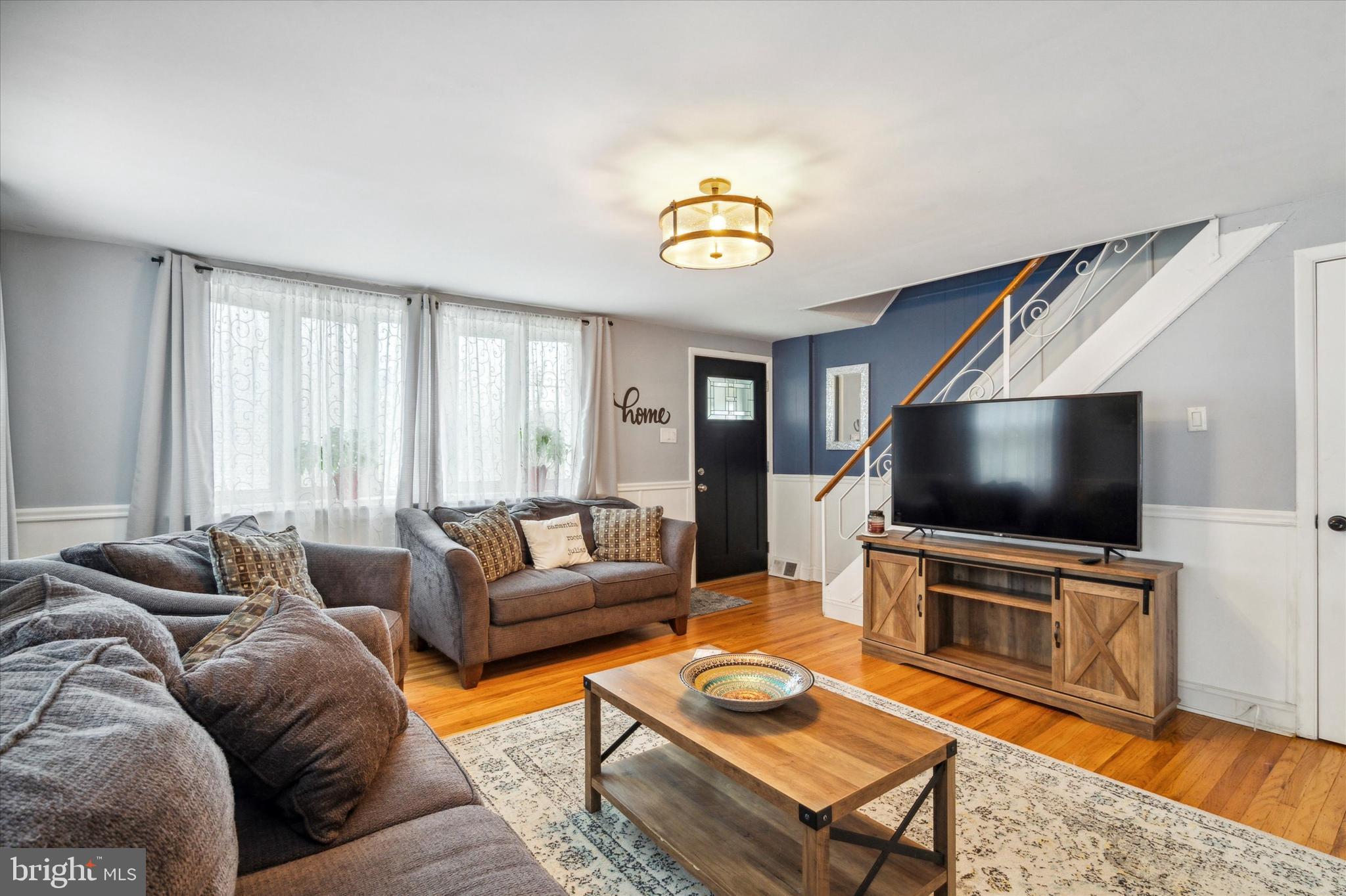 3536 Grant Avenue Philadelphia, PA 19114 - Photo 3 of 25