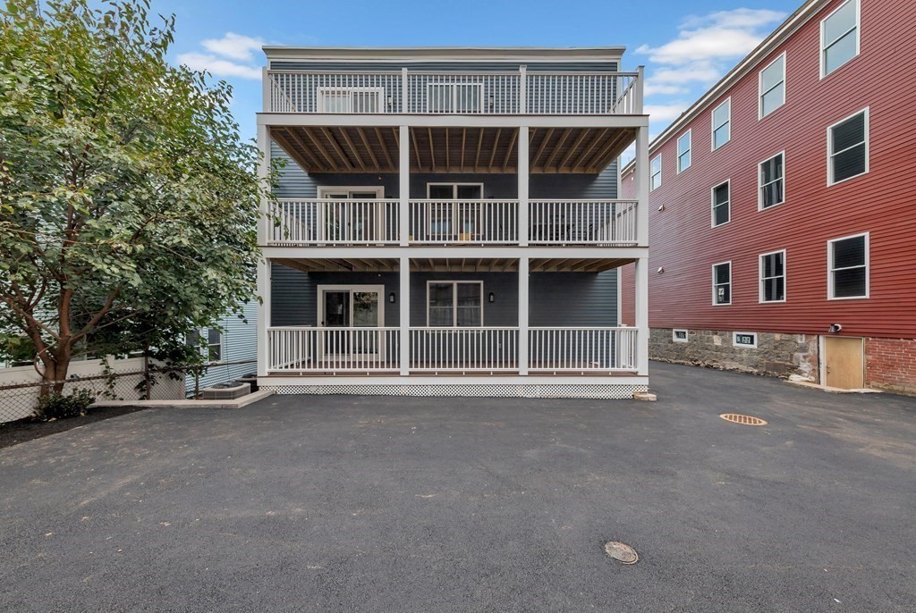 87 Parkton Road, Unit 3 Boston, MA 02130 - Photo 34 of 38 a view of a large building