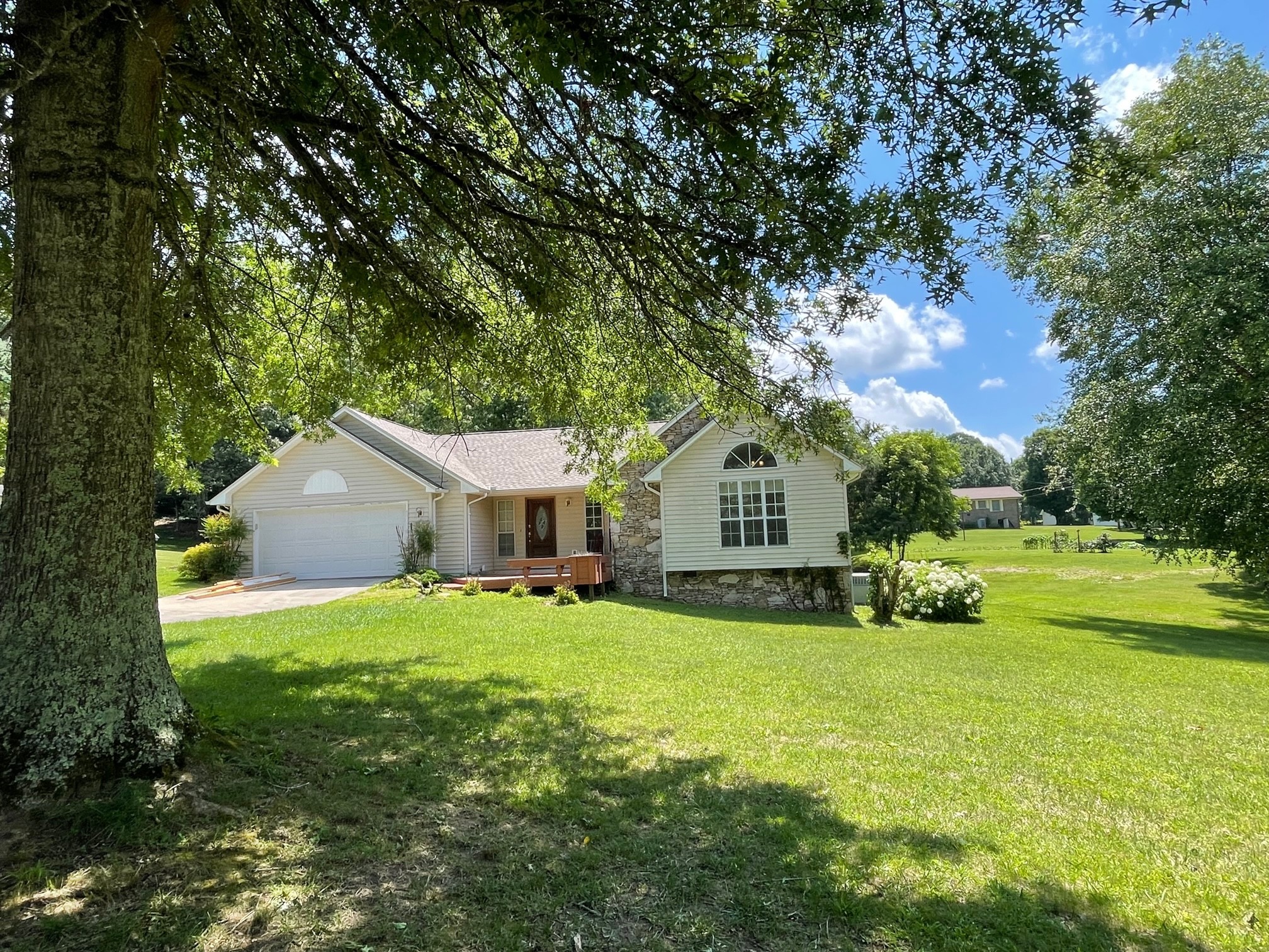 940 Pigeon Ridge Road Crossville, TN 38572 - Photo 4 of 26 Gallery Image 4