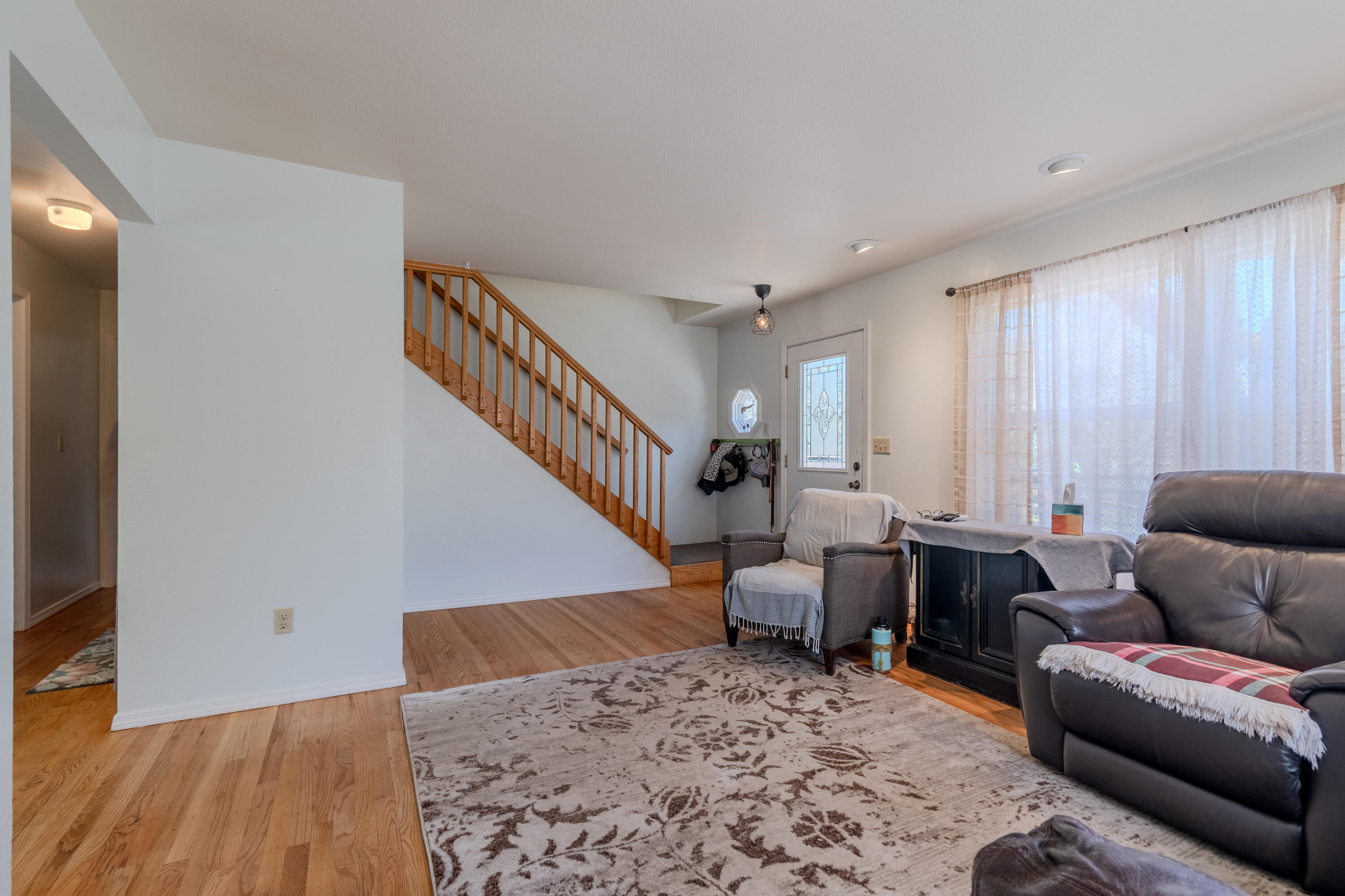 127 Lodge Road Trail, OR 97541 - Photo 9 of 37 Living Room