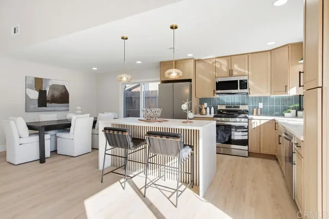 $899,999 | 3501 Redwood Street, Oceanside, CA 92058