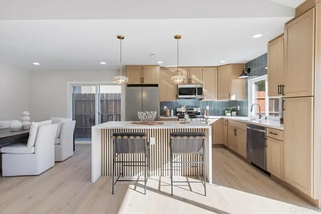 $899,999 | 3501 Redwood Street, Oceanside, CA 92058