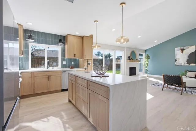 $899,999 | 3501 Redwood Street, Oceanside, CA 92058