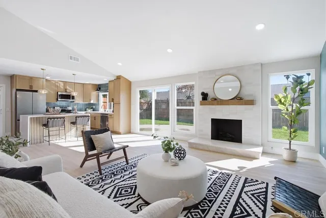 $899,999 | 3501 Redwood Street, Oceanside, CA 92058