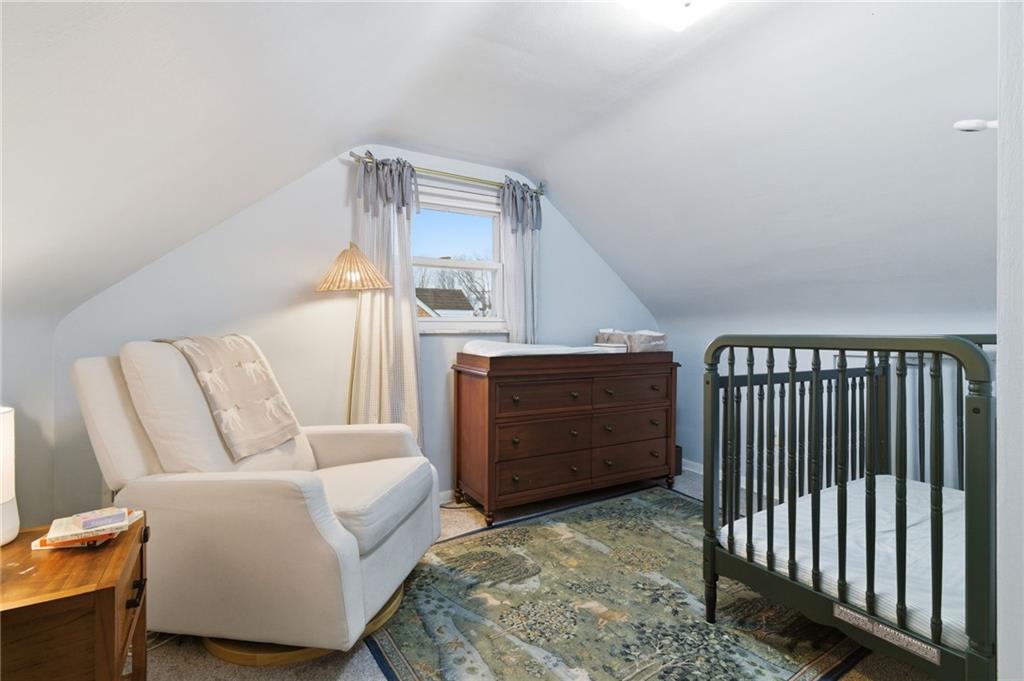 870 Middle Road Pittsburgh, PA 15234 - Photo 21 of 34 a living room with furniture