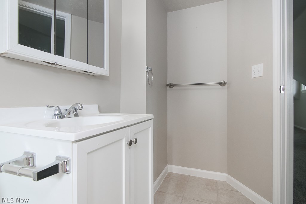 4070 Stonehaven Road Cleveland, OH 44121 - Photo 31 of 35