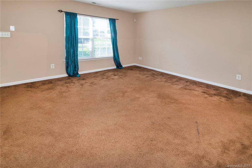 2044 Pimpernel Road Charlotte, NC 28213 - Photo 4 of 19 Gallery Image 4