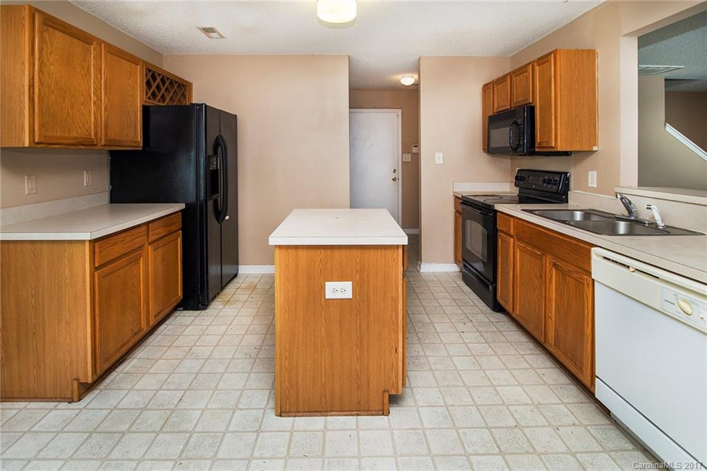2044 Pimpernel Road Charlotte, NC 28213 - Photo 7 of 19 Gallery Image 7