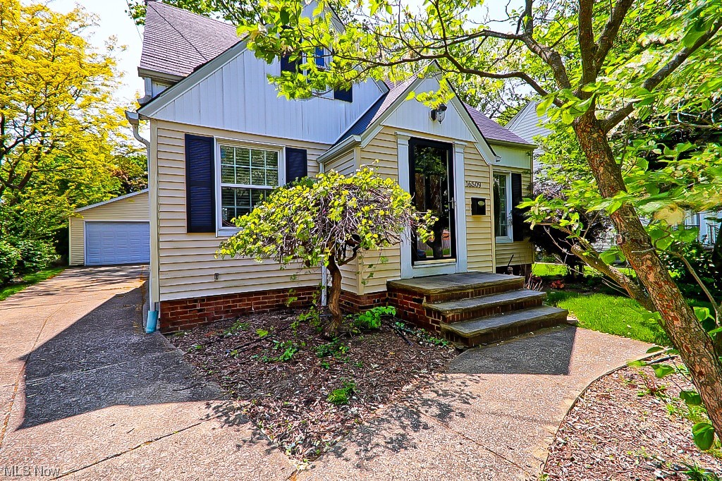 16509 Munn Road Cleveland, OH 44111 - Photo 1 of 32 Gallery Image 1