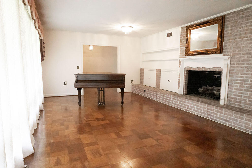 201 Overhill Road Walterboro, SC 29488 - Photo 3 of 30 Formal living room