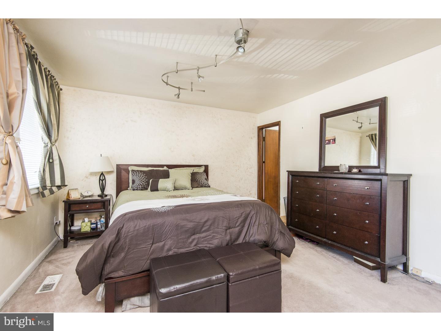 2728 West Country Club Road Philadelphia, PA 19131 - Photo 18 of 25 Gallery Image 18