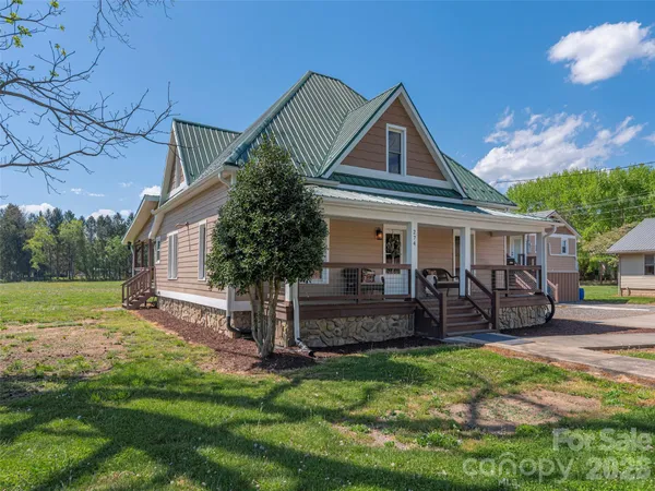 $515,000 | 274 Charles Street, Clyde, NC 28721
