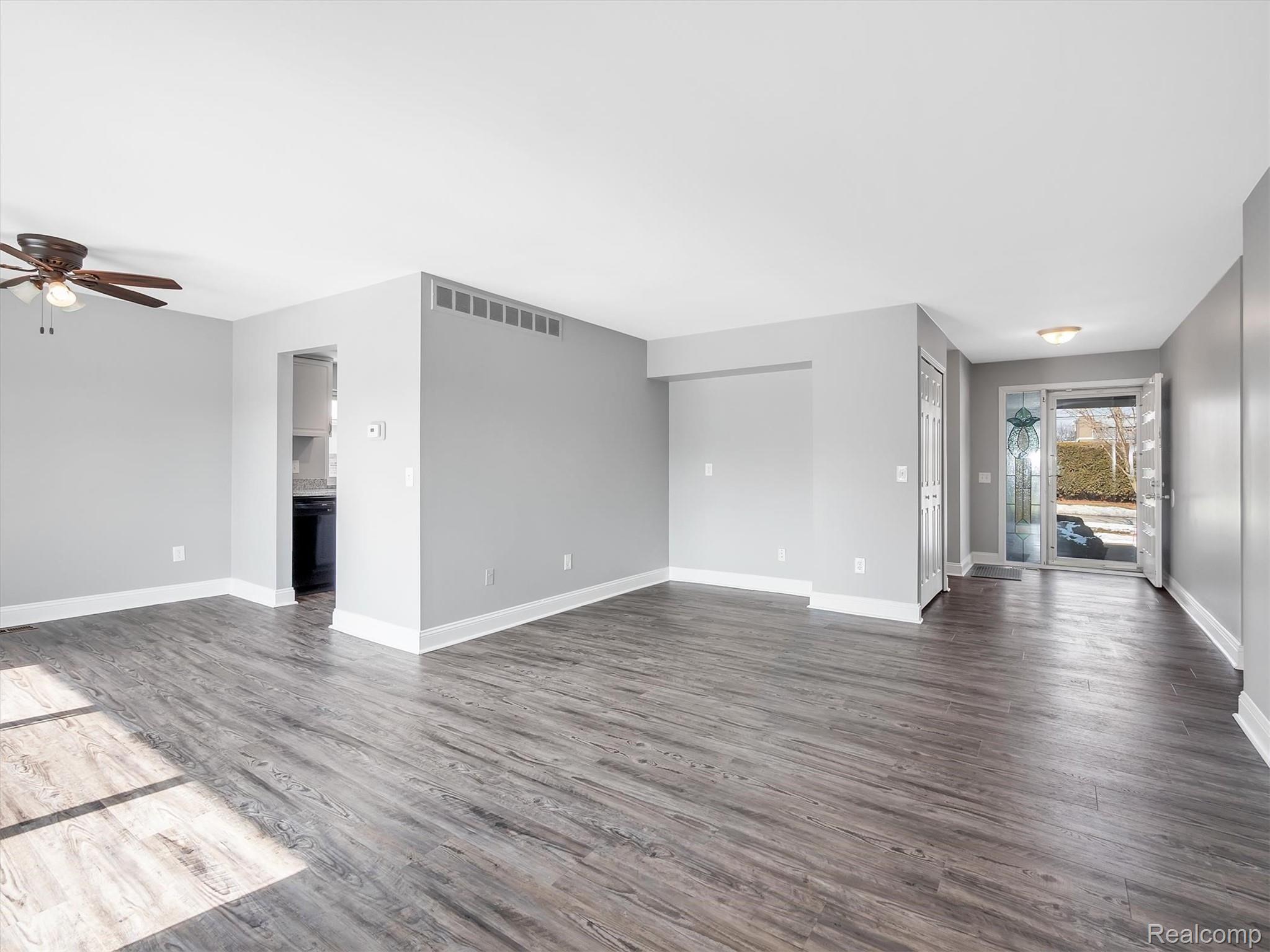 2947 Meadowbrook Drive Rochester, MI 48309 - Photo 4 of 9 2947-Meadowbrook-Dr-WindowStill-Real-Estate-Photography-8.jpg