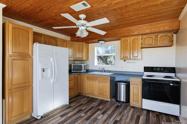 $340,000 | 622 Pebble Beach Road, Lakehills, TX 78063