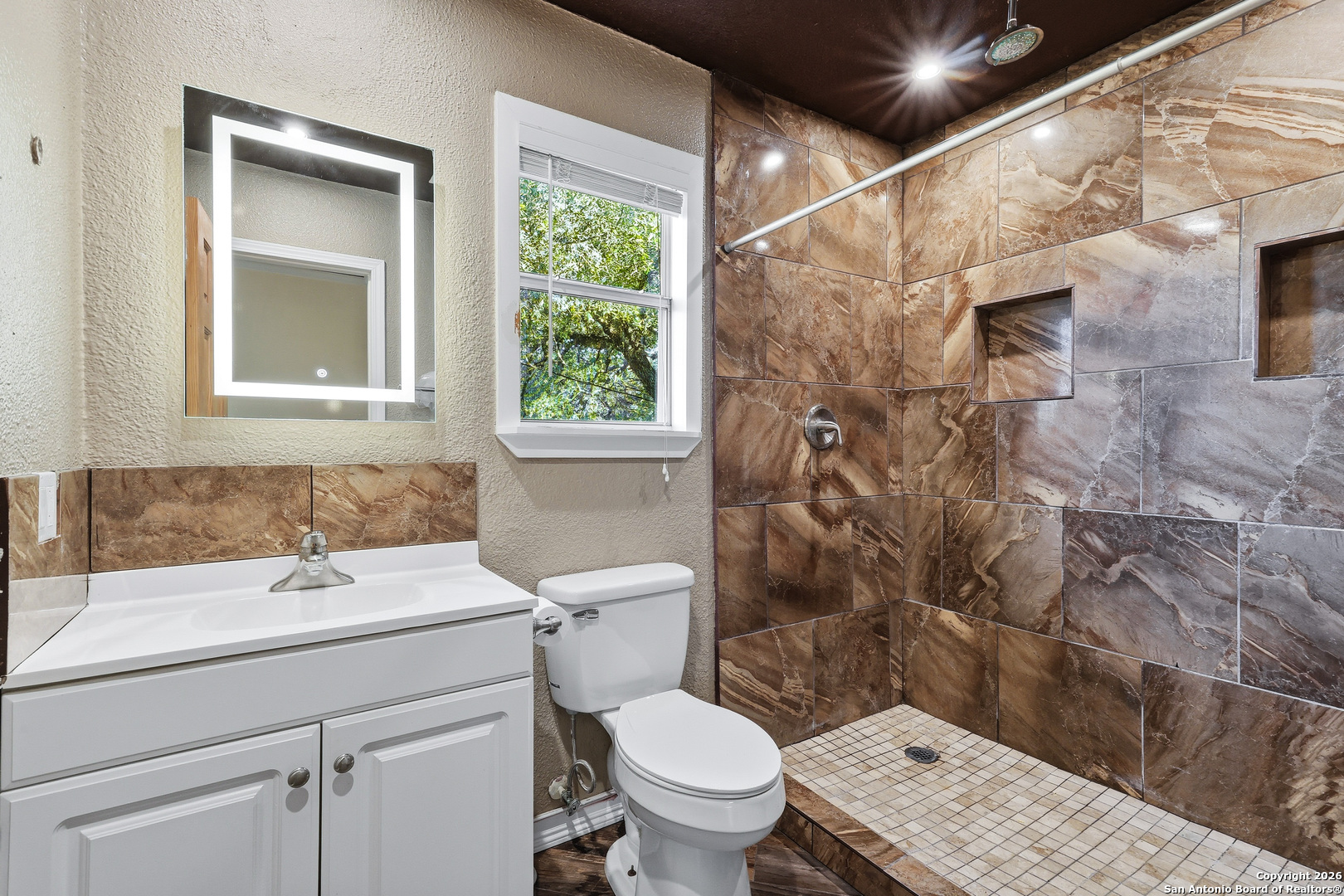 622 Pebble Beach Road Lakehills, TX 78063 - Photo 13 of 39