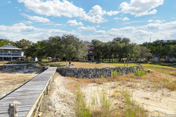 $340,000 | 622 Pebble Beach Road, Lakehills, TX 78063