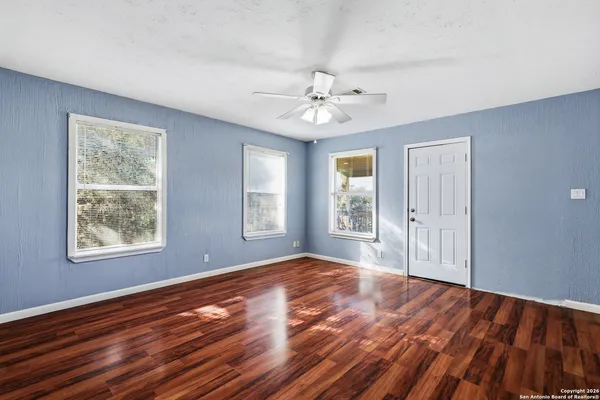 $340,000 | 622 Pebble Beach Road, Lakehills, TX 78063